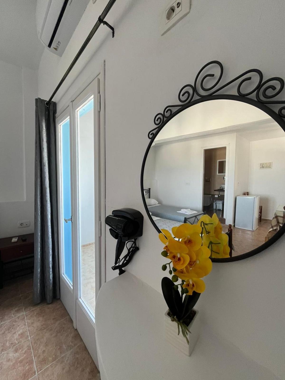 Stella Nomikou Apartments Фиростефани Экстерьер фото