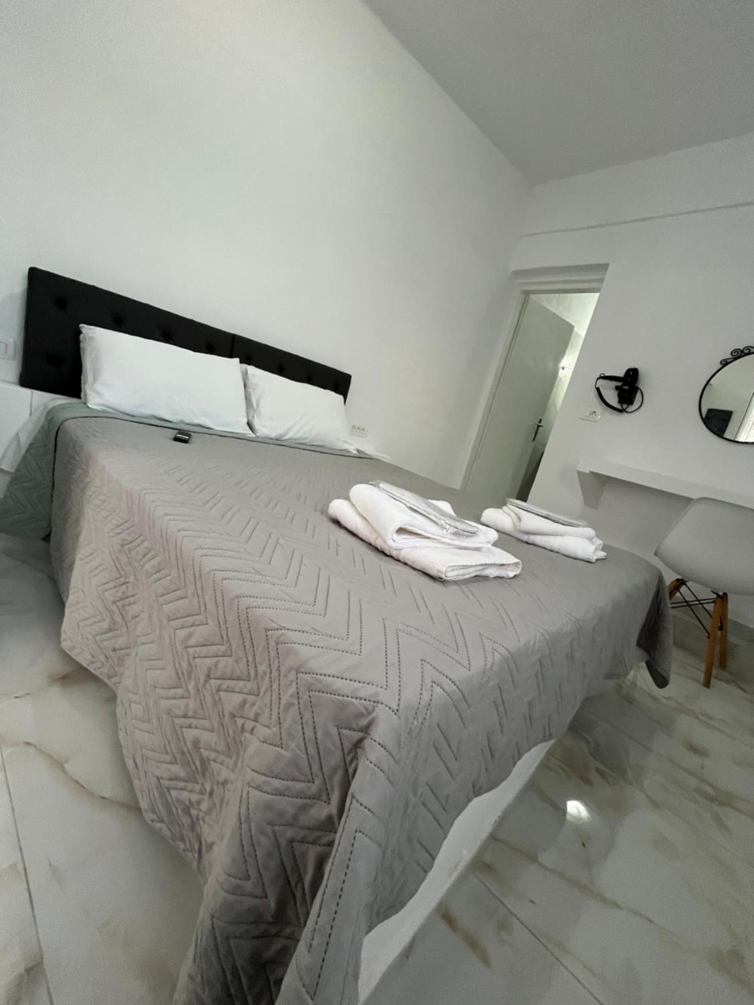 Stella Nomikou Apartments Фиростефани Экстерьер фото