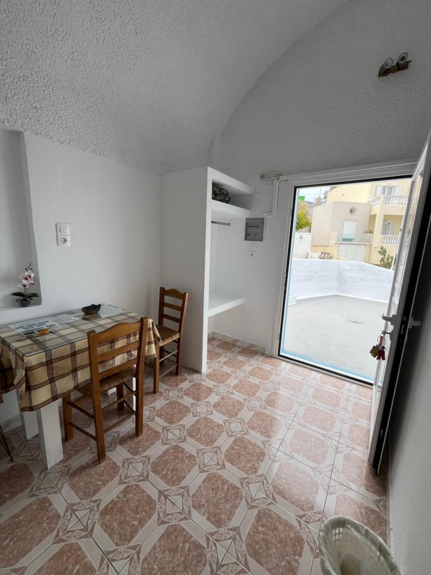 Stella Nomikou Apartments Фиростефани Экстерьер фото